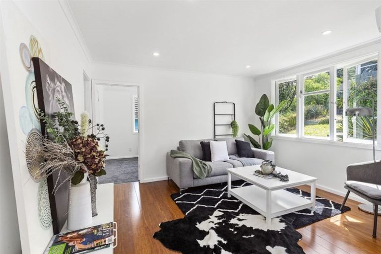 Photo of property in 6 Spur Grove, Titahi Bay, Porirua, 5022