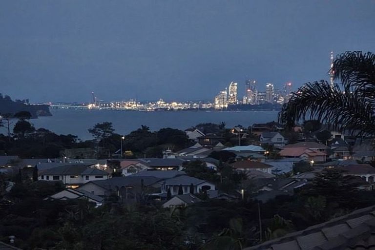 Photo of property in 12 Westergrove Place, West Harbour, Auckland, 0618