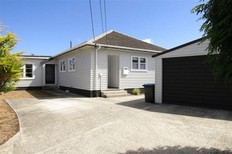 Photo of property in 3 Savage Crescent, Upper Hutt Central, Upper Hutt, 5018