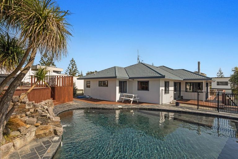 Photo of property in 12 Ocean View Road, Coastlands, Whakatane, 3120