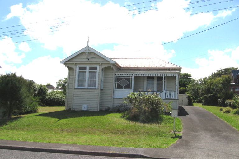 Photo of property in 5 Mariposa Crescent, Birkenhead, Auckland, 0626