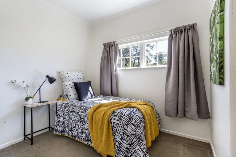 Photo of property in 23 Makiri Street, Helensville, 0800