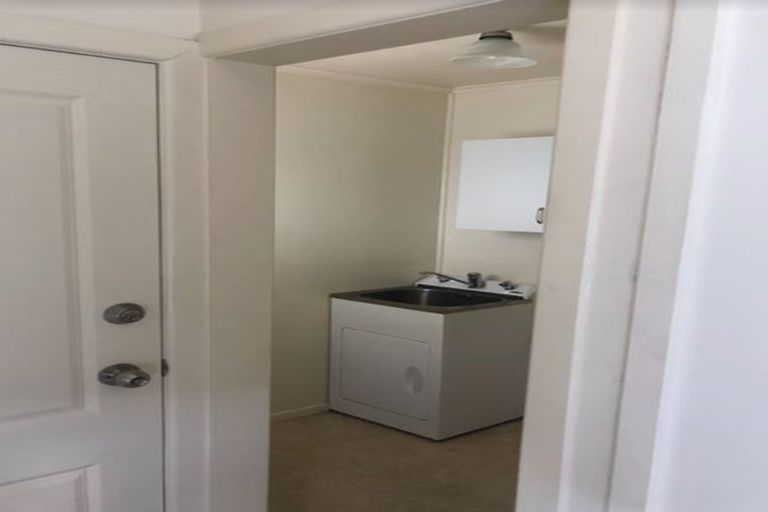 Photo of property in 1/37 Great South Road, Papakura, Takanini, 2110