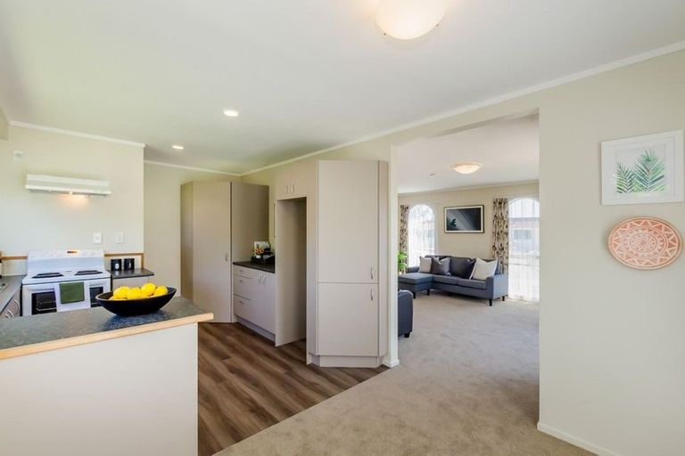 Photo of property in 2a Stuart Street, Waikanae, 5036