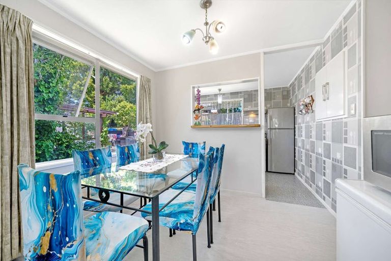 Photo of property in 10 Glucina Place, Glen Eden, Auckland, 0602