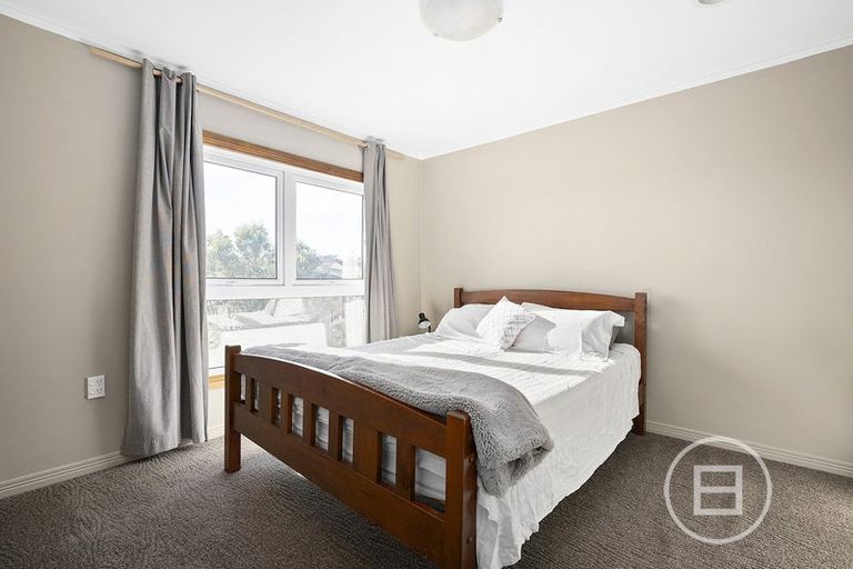 Photo of property in 1 Basra Drive, Henderson, Auckland, 0612