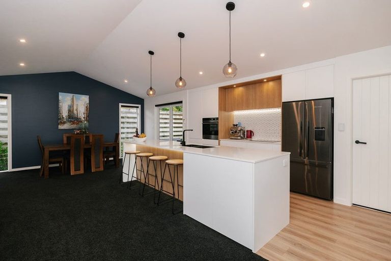 Photo of property in 22a La Lena Grove, Fitzherbert, Palmerston North, 4410