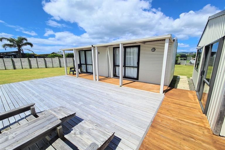 Photo of property in 107 Nikau Close, Matarangi, Whitianga, 3592