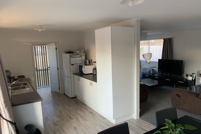 Photo of property in 1/45 Everglade Drive, Goodwood Heights, Auckland, 2105