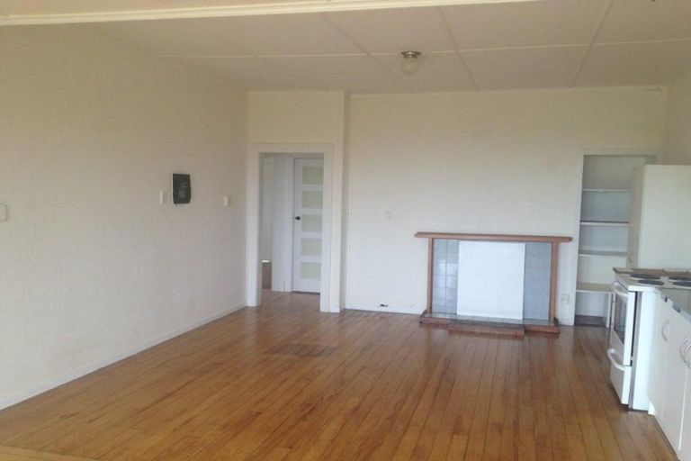 Photo of property in 77 Karaka Street, Castlecliff, Whanganui, 4501