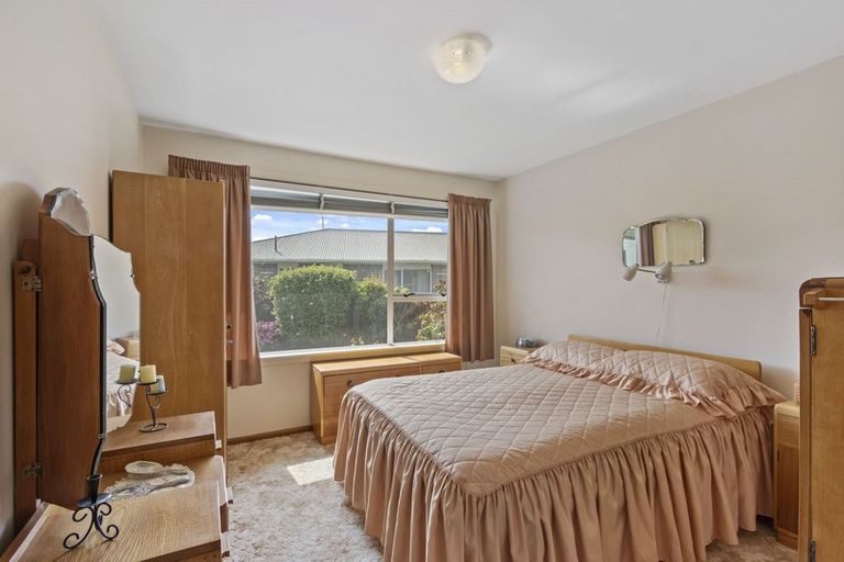 Photo of property in 62 Greendale Avenue, Avonhead, Christchurch, 8042