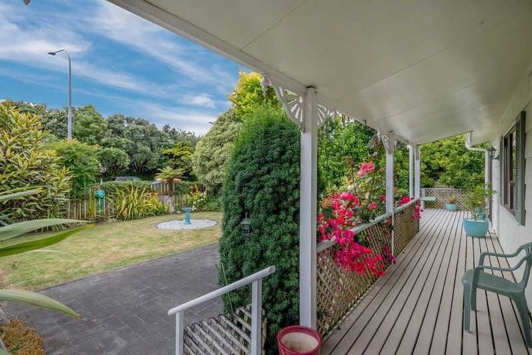 Photo of property in 294 Te Moana Road, Waikanae, 5036
