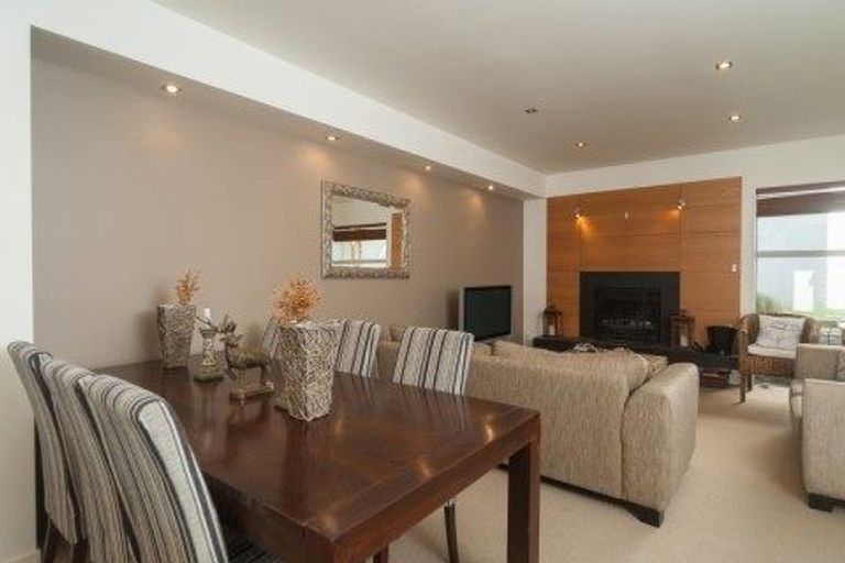 Photo of property in 3 Tiketike Way, Brooklyn, Wellington, 6021
