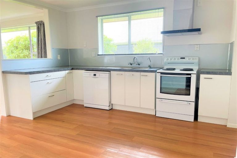 Photo of property in 25 Dorset Crescent, Hokowhitu, Palmerston North, 4410