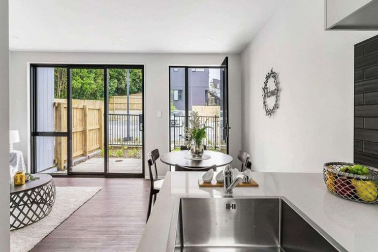 Photo of property in 36 Tokai Place, Glen Eden, Auckland, 0602