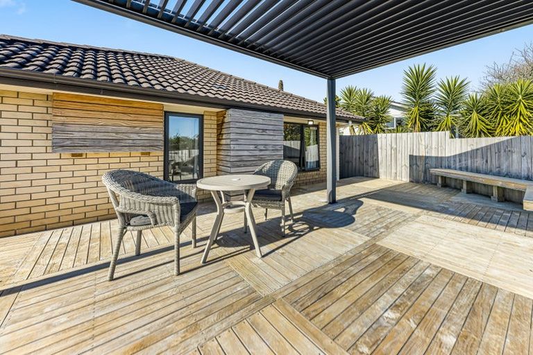 Photo of property in 2 Anna Lane, Glen Eden, Auckland, 0602