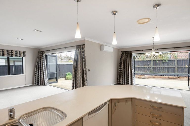 Photo of property in 30 Sandwich Road, St Andrews, Hamilton, 3200