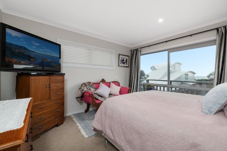 Photo of property in 1037 Papamoa Beach Road, Papamoa Beach, Papamoa, 3118