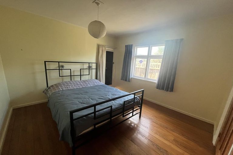 Photo of property in 13 Effingham Street, North New Brighton, Christchurch, 8083