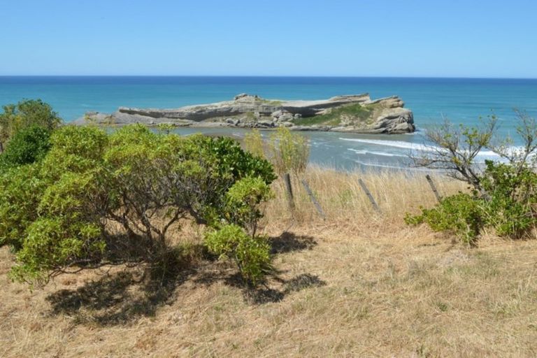 Photo of property in 28 Balfour Crescent, Castlepoint, Tinui, 5889