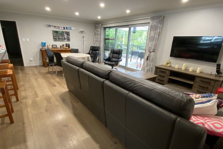 Photo of property in 12b Kaiwaka Road, Waiuku, 2123