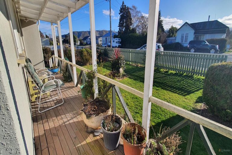 Photo of property in 5 Edward Street, Waimate, 7924