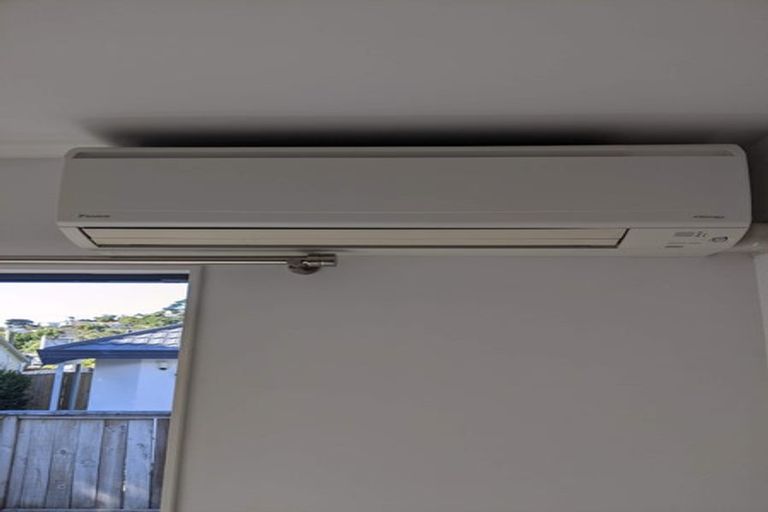 Photo of property in 1b Pollen Street, Johnsonville, Wellington, 6037