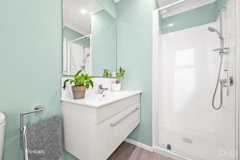 Photo of property in 90b Stokes Valley Road, Stokes Valley, Lower Hutt, 5019