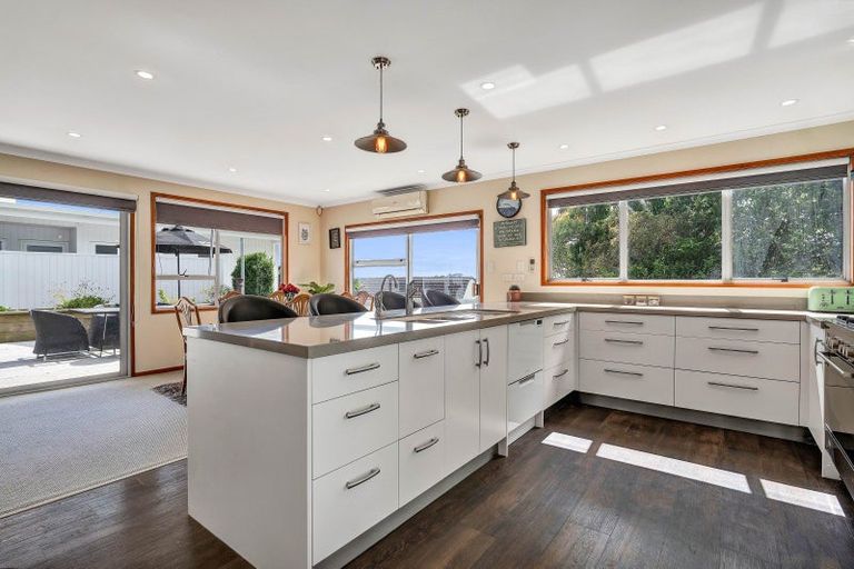 Photo of property in 377 Mangorei Road, Merrilands, New Plymouth, 4312