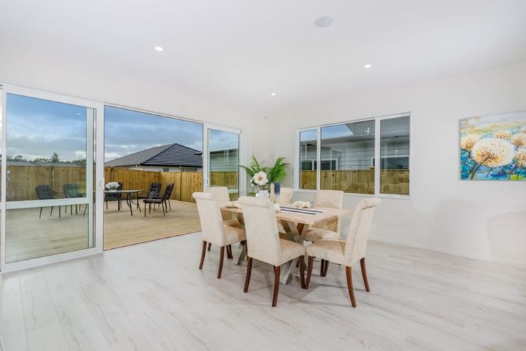 Photo of property in 62 Schoolside Road, Kumeu, 0810