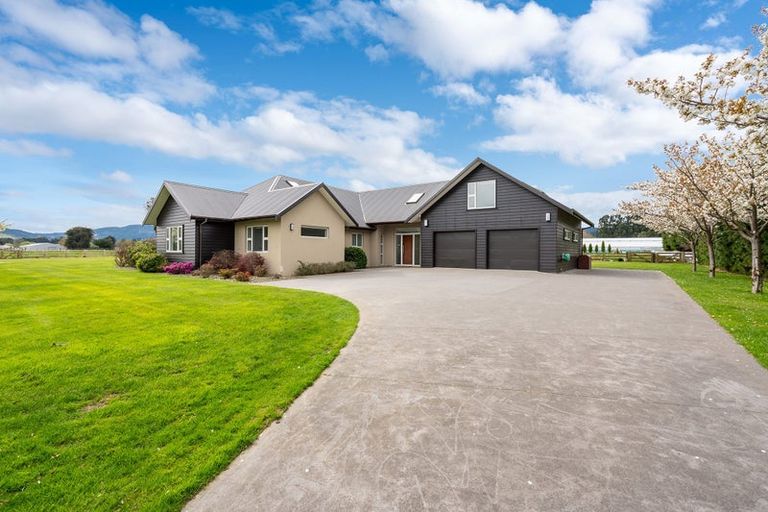 Photo of property in 100 Wingatui Road, Mosgiel, 9024