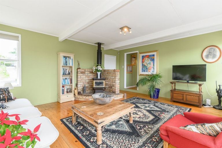 Photo of property in 1/25 Margaret Place, Milford, Auckland, 0620