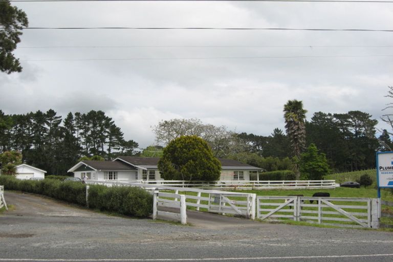 Photo of property in 573 State Highway 16, Kumeu, 0891