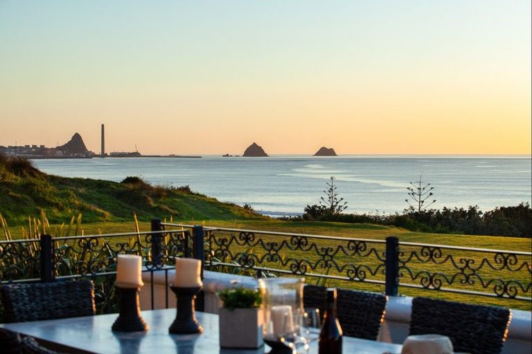 Photo of property in 2a Richmond Street, Fitzroy, New Plymouth, 4312