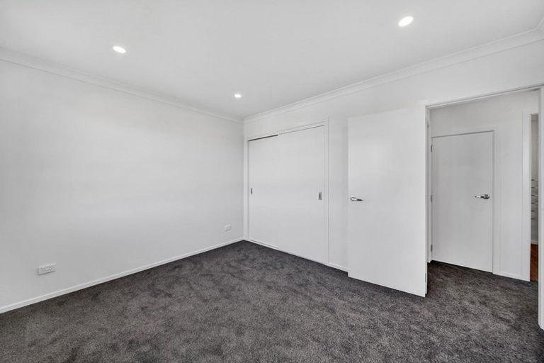 Photo of property in 25 Simons Street, Moturoa, New Plymouth, 4310