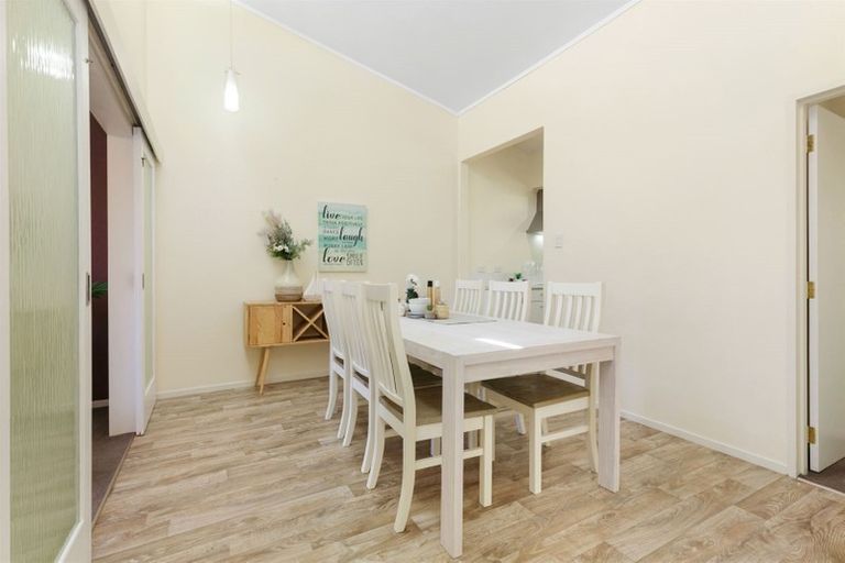 Photo of property in 2/10 Yarrow Place, Papakowhai, Porirua, 5024