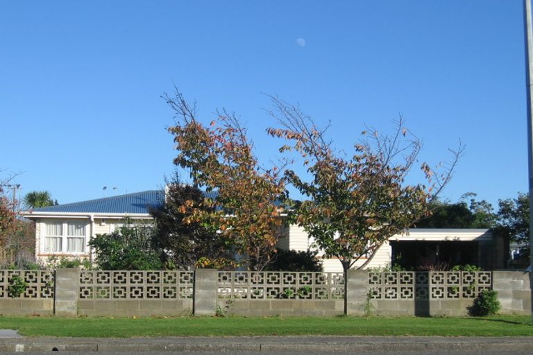 Photo of property in 30 Mazengarb Road, Paraparaumu Beach, Paraparaumu, 5032
