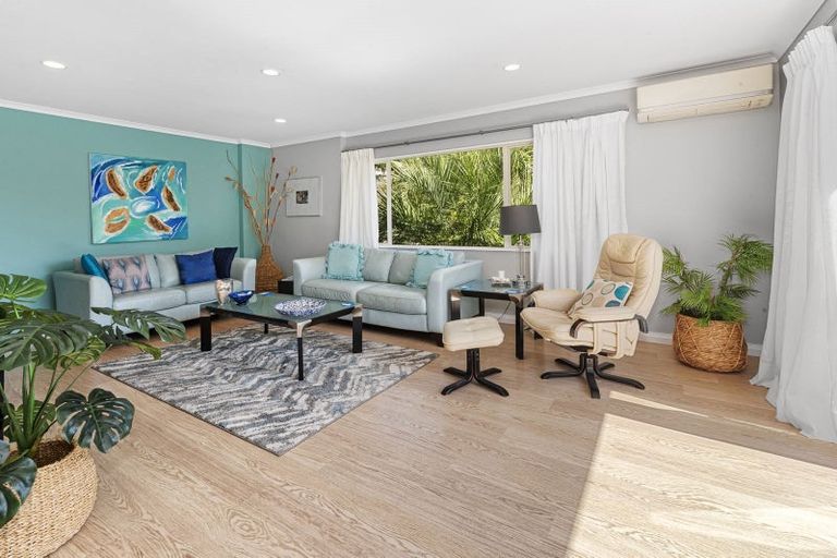 Photo of property in 2/13 Arran Road, Browns Bay, Auckland, 0630