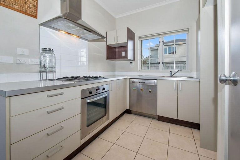 Photo of property in 34 Mulvaney Crescent, Henderson, Auckland, 0612