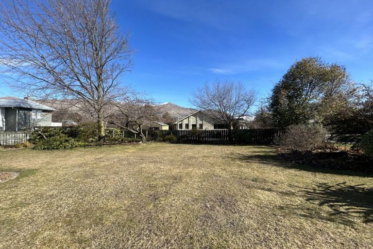 Photo of property in 1 Hunter Crescent, Wanaka, 9305