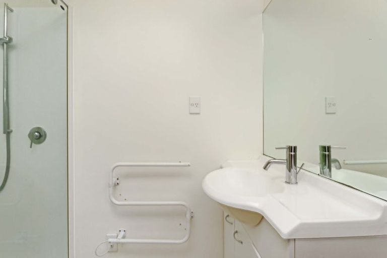 Photo of property in Terrace Heights Apartments, 2/163p The Terrace, Wellington Central, Wellington, 6011