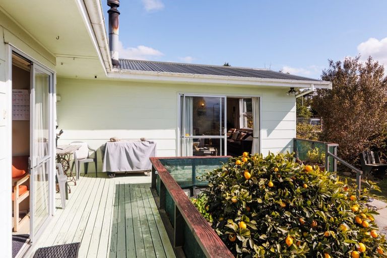 Photo of property in 8 Hau Whiti Place, Kimbolton, 4774
