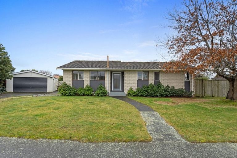 Photo of property in 14 Mckellar Place, Hornby, Christchurch, 8042
