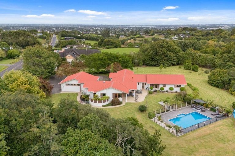 Photo of property in 15 Kaipara Road, Papakura, 2582
