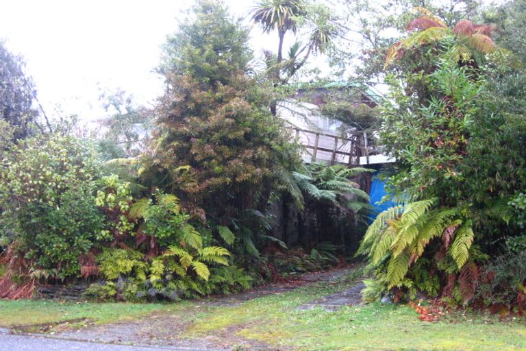 Photo of property in 10 Johns Road, Moana, 7872