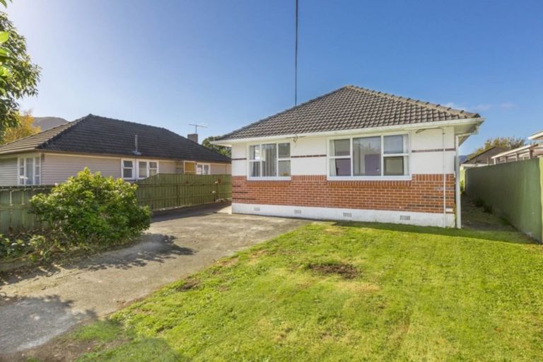 Photo of property in 92 Pine Avenue, Ebdentown, Upper Hutt, 5018