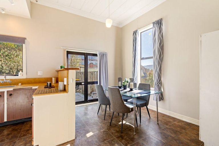 Photo of property in 68 Grosvenor Street, Kensington, Dunedin, 9011