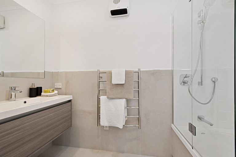 Photo of property in 16 Orford Lane, Takanini, 2112