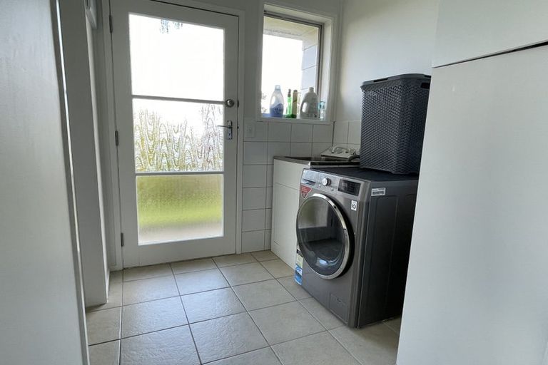 Photo of property in 28a Waimumu Road, Massey, Auckland, 0614