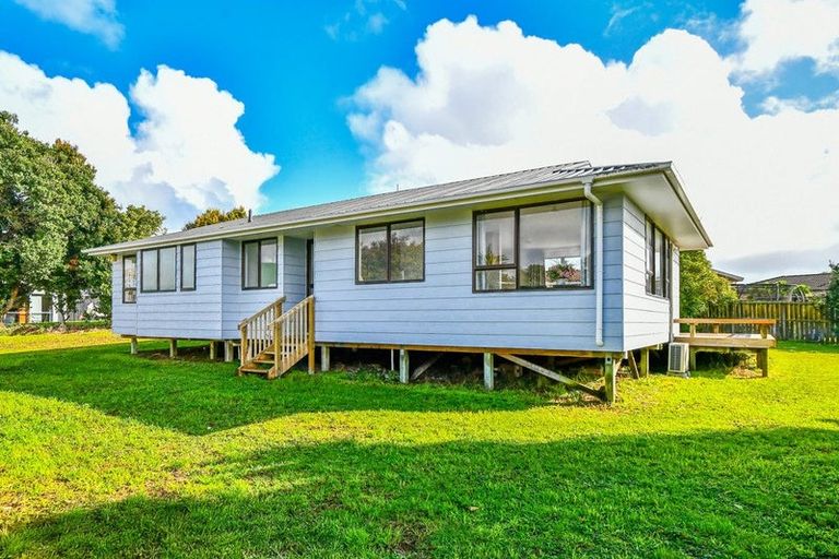 Photo of property in 6 Leaming Place, Clarks Beach, 2122